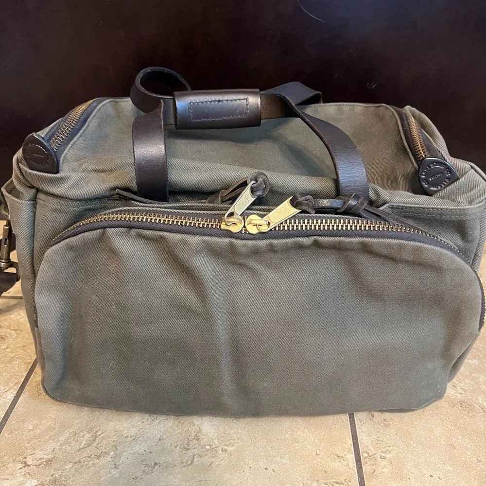 Filson Sportsman Utility Style 266 Bag in Otter Green - Picture 2 of 16